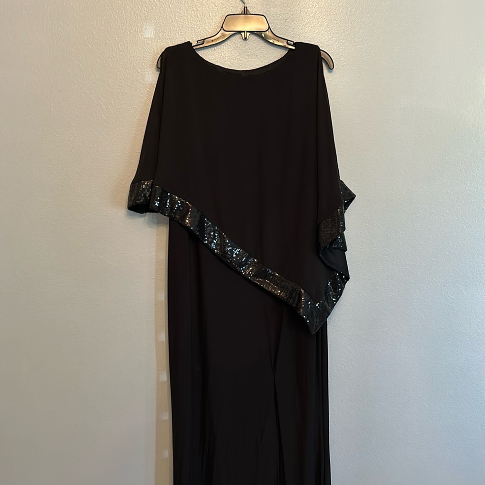 Beautiful black sparkle accent dress!